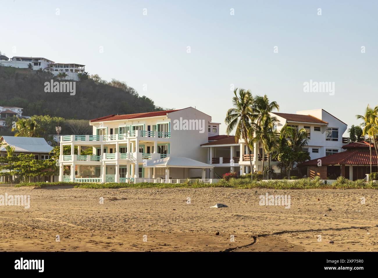 Apartment building beach san hi-res stock photography and images - Alamy