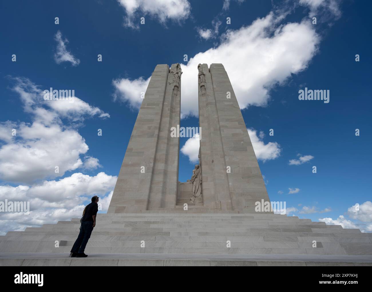 A couple stop and reflect at Vimy Ridge Canadian armed forces world war ...