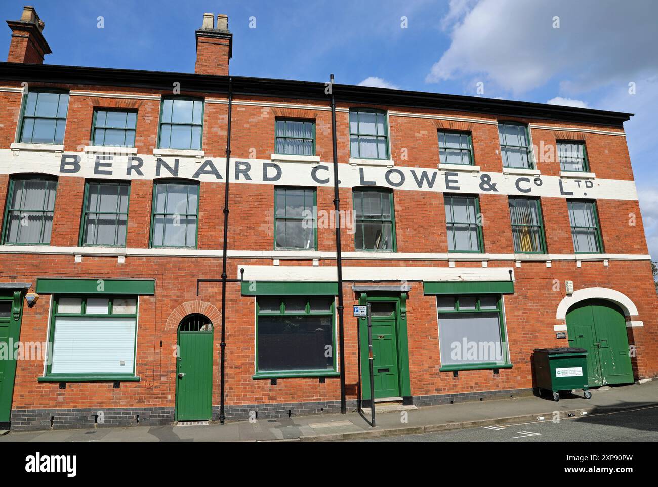 Birmingham jewellery quarter workshop hi-res stock photography and ...