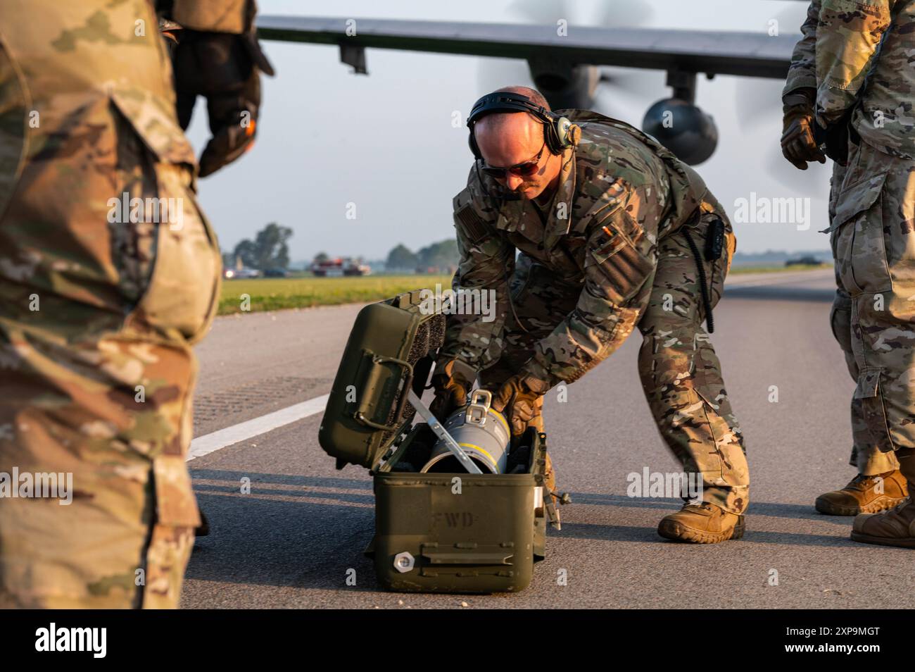 Objective force warrior hi-res stock photography and images - Alamy