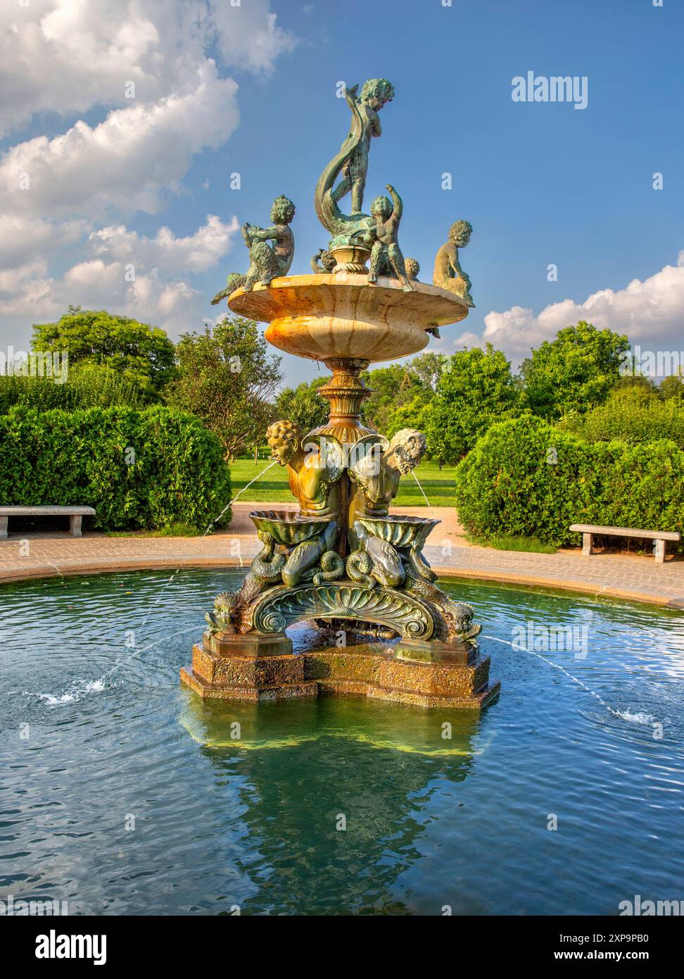 The Heffelfinger Fountain was installed in 1947 in the Lyndale Park Rose Garden, Minneapolis, Minnesota.  The 16th century fountain was originally des Stock Photo