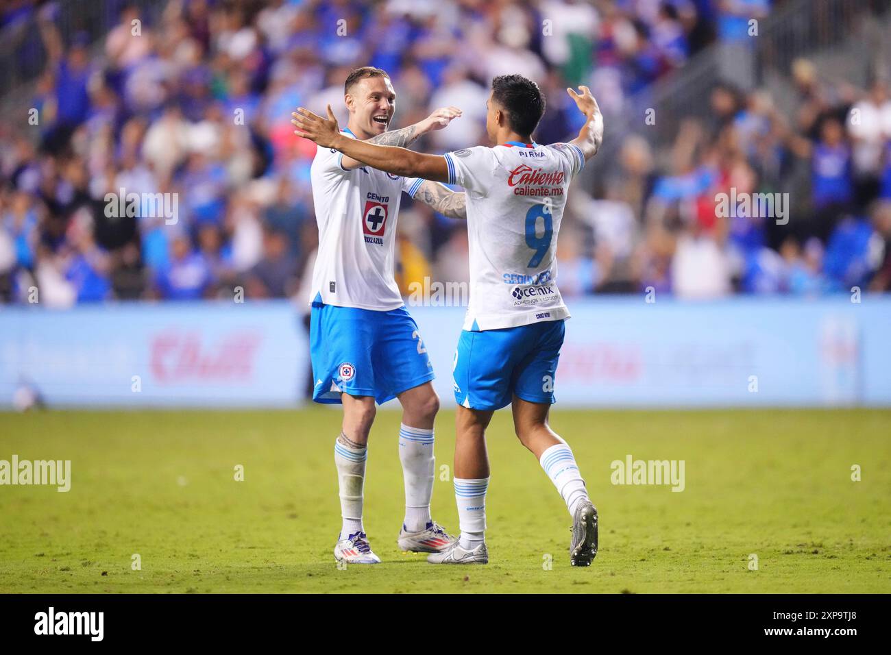 delicioso caliente cruzar bollo con un cruz, cortar fuera transparente  60592434 PNG, image size:1300x956