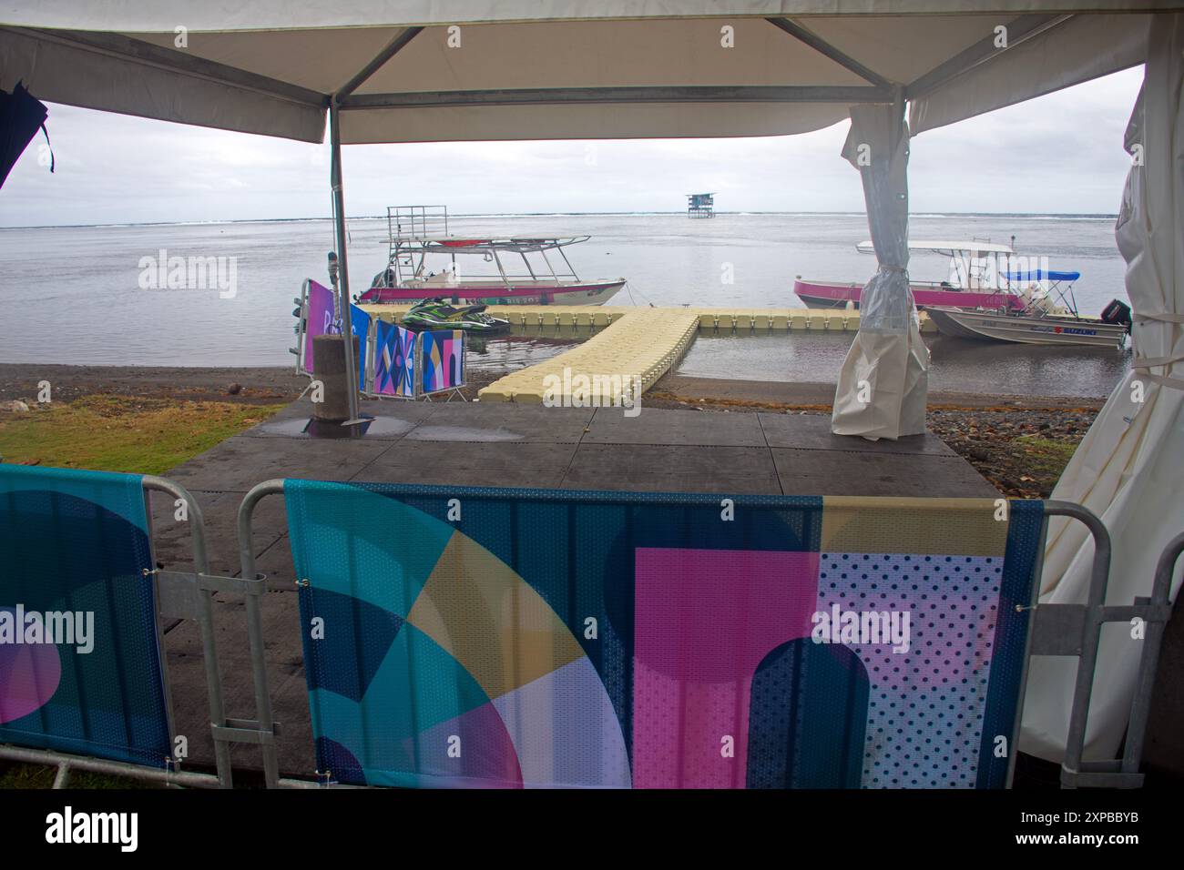 support-vessels-and-jetski-at-the-surf-event-for-the-paris-2024-olympic