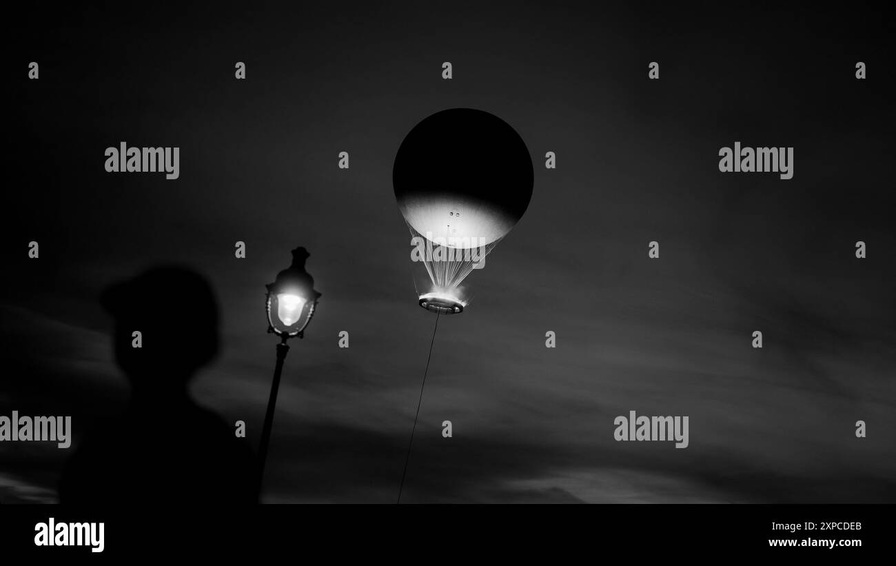 Versailles, France. 05th Aug, 2024. Olympia, Paris 2024, The Olympic flame in the form of a rising balloon. Credit: Rolf Vennenbernd/dpa/Alamy Live News Stock Photo