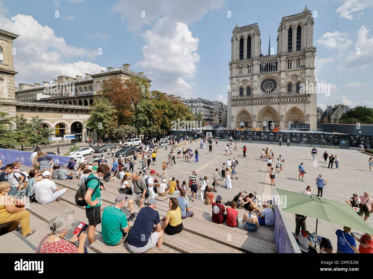 Paris gothic architecture hi-res stock photography and images - Alamy