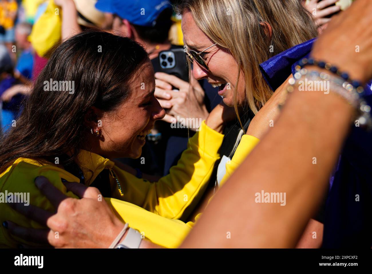 Noemie Fox of Australia celebrates winning gold medal in the women