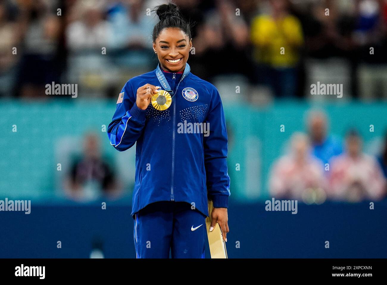 Simone biles 2024 paris gold hi-res stock photography and images - Alamy