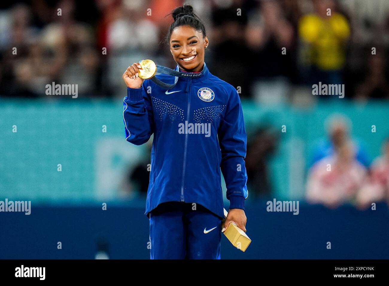 Simone biles 2024 paris gold hi-res stock photography and images - Alamy
