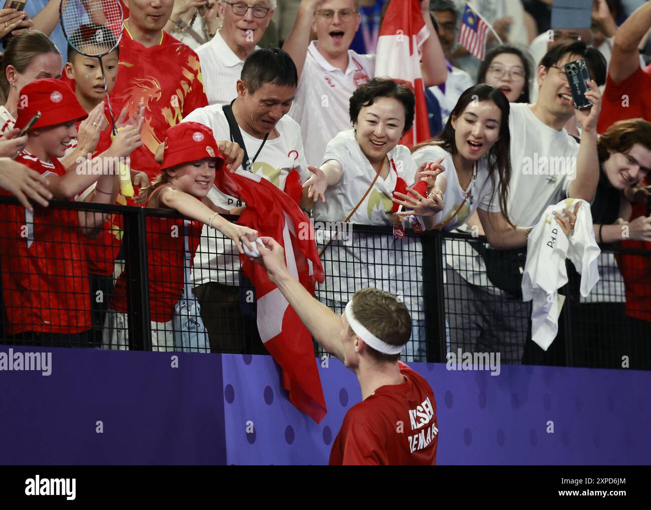 Viktor Axelsen with fans in Penang Why It Matters