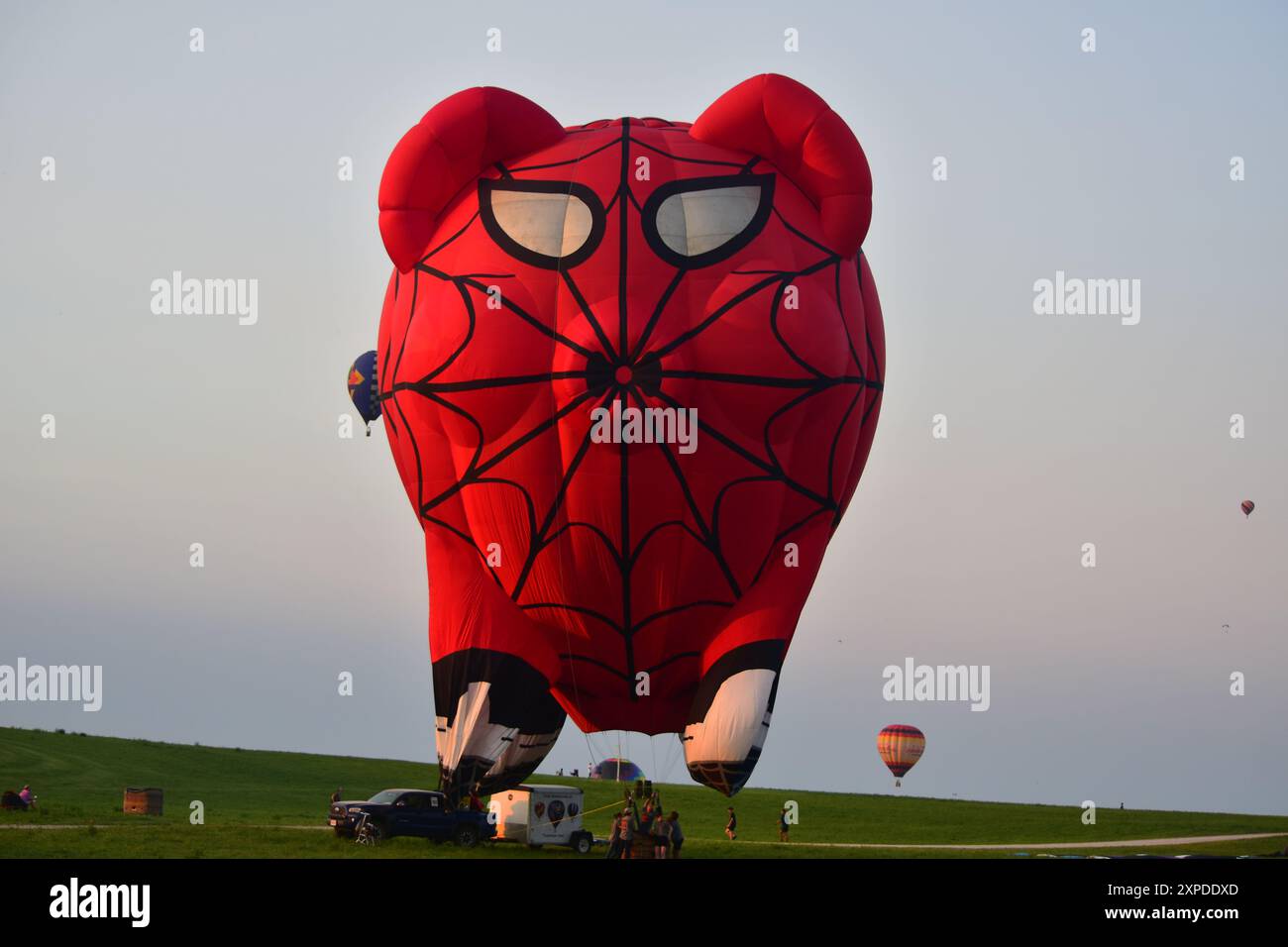 Hot air balloons over iowa fields hires stock photography and images