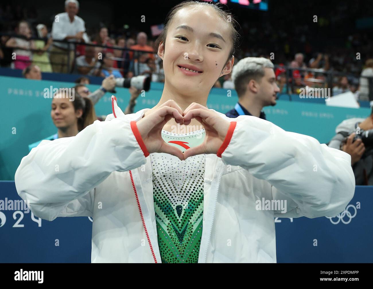 Paris, France. 5th Aug, 2024. Zhou Yaqin of China makes a heartshaped