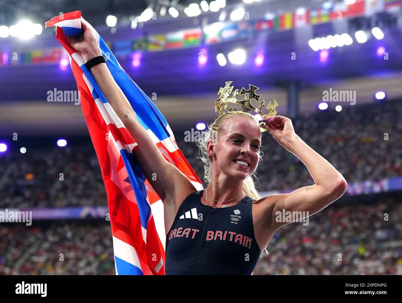 Great Britain's Keely Hodgkinson celebrates winning the Women's 800m Final at the Stade de France on the tenth day of the 2024 Paris Olympic Games in France. Picture date: Monday August 5, 2024. Stock Photo