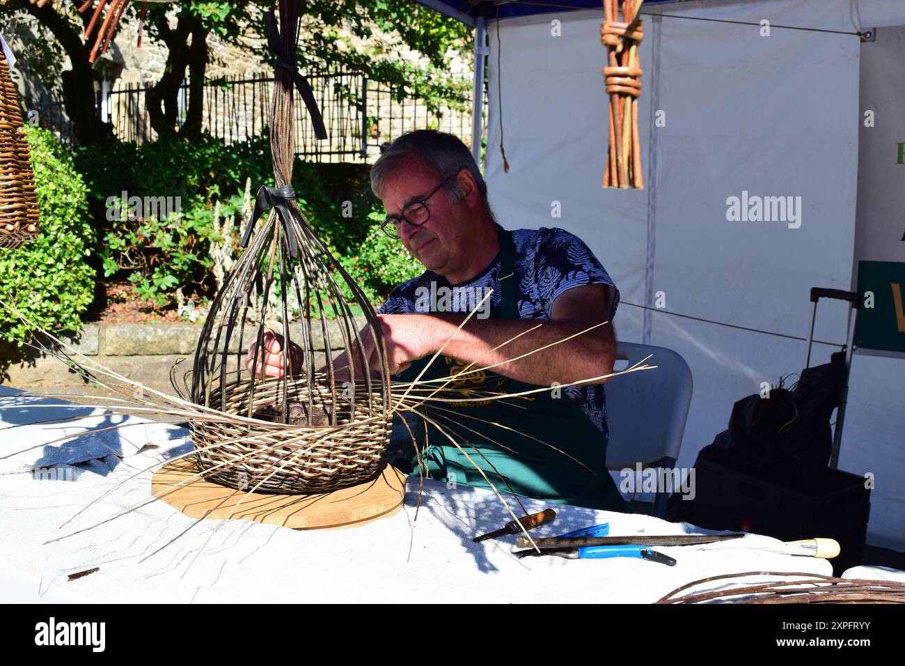 Basket maker,  Guerlesquin, Finistère, Bretagne Breizh Brittany, France, Summer 2024 Stock Photo