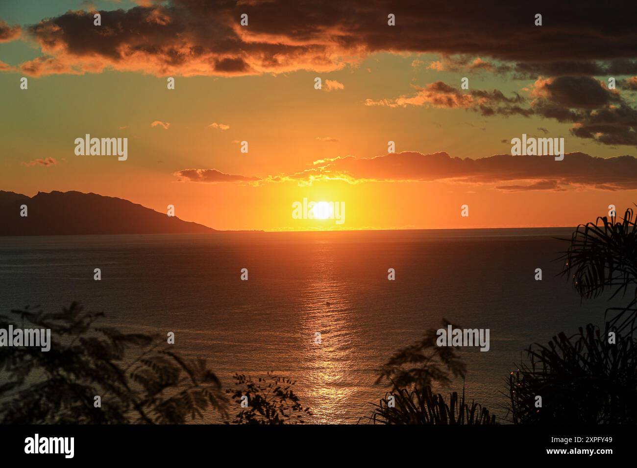 coucher de soleil de Tahiti Stock Photo