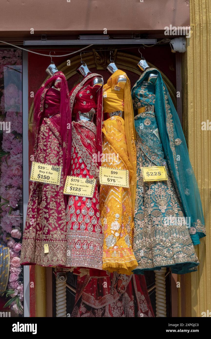 Saris for sale hi res stock photography and images Alamy