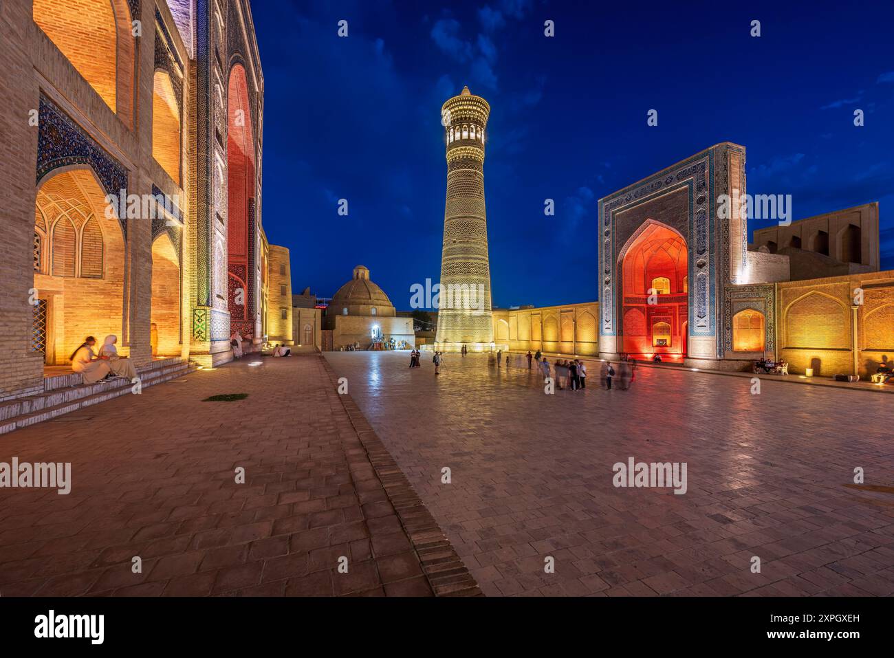 Po-i-Kalyan (Poi Kalan) mosque complex and Kalyan (Kalon) Minaret, Bukhara, Uzbekistan Stock Photo