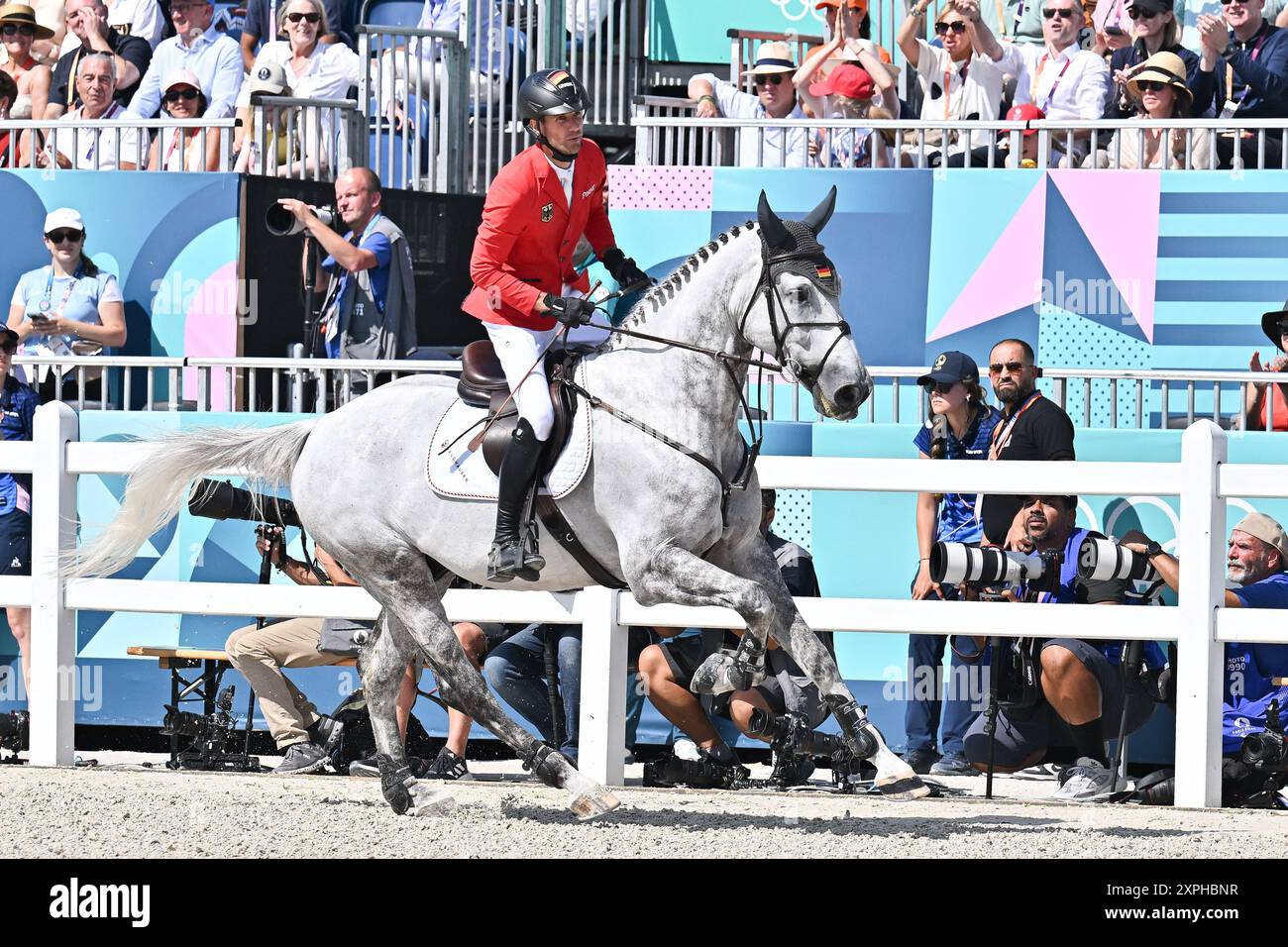Versailles, France. 06th Aug, 2024. Gold medalist Christian Kukuk and ...