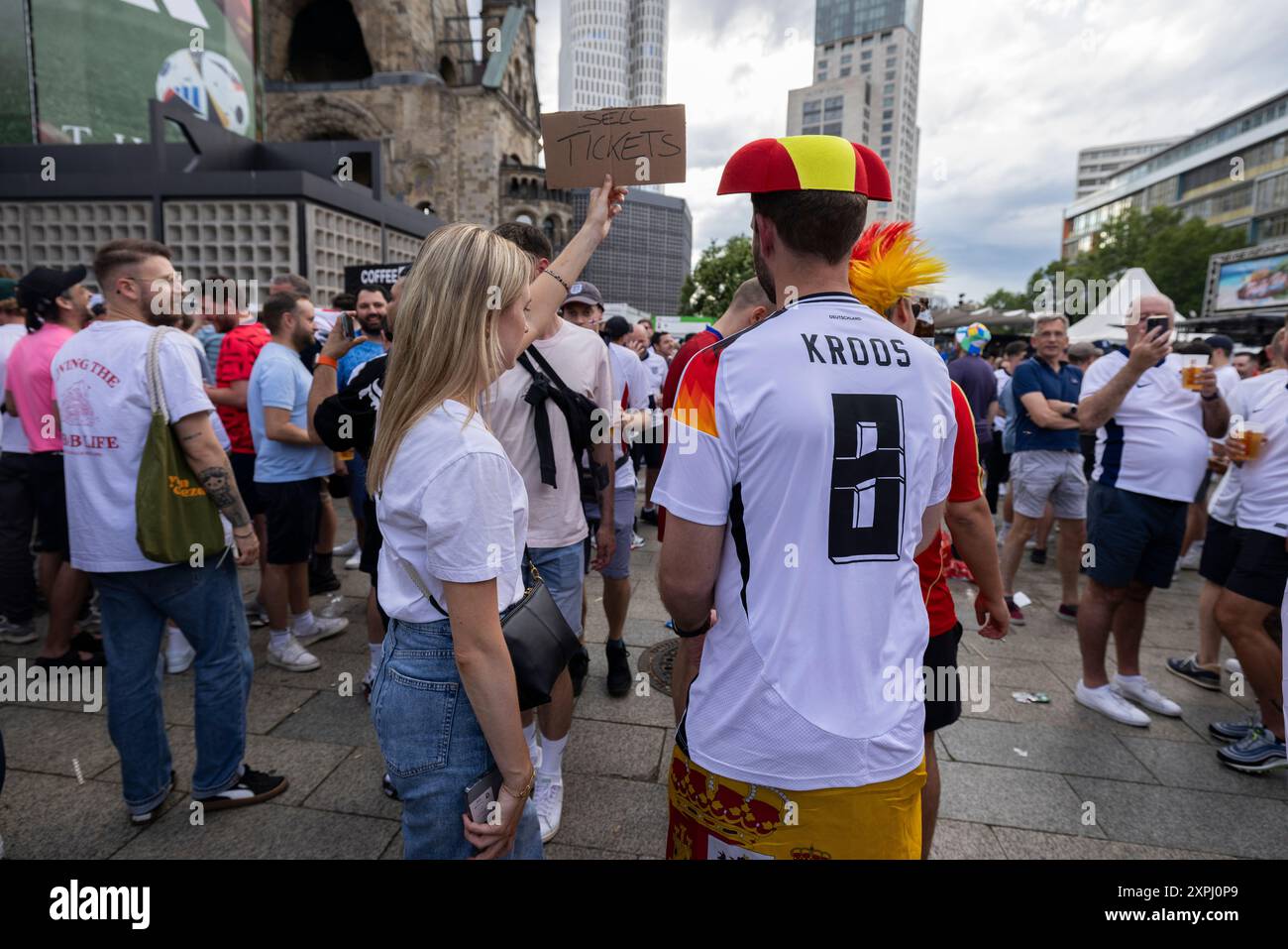 Fans selling tickets berlin euro final 2024 hires stock photography and images Alamy