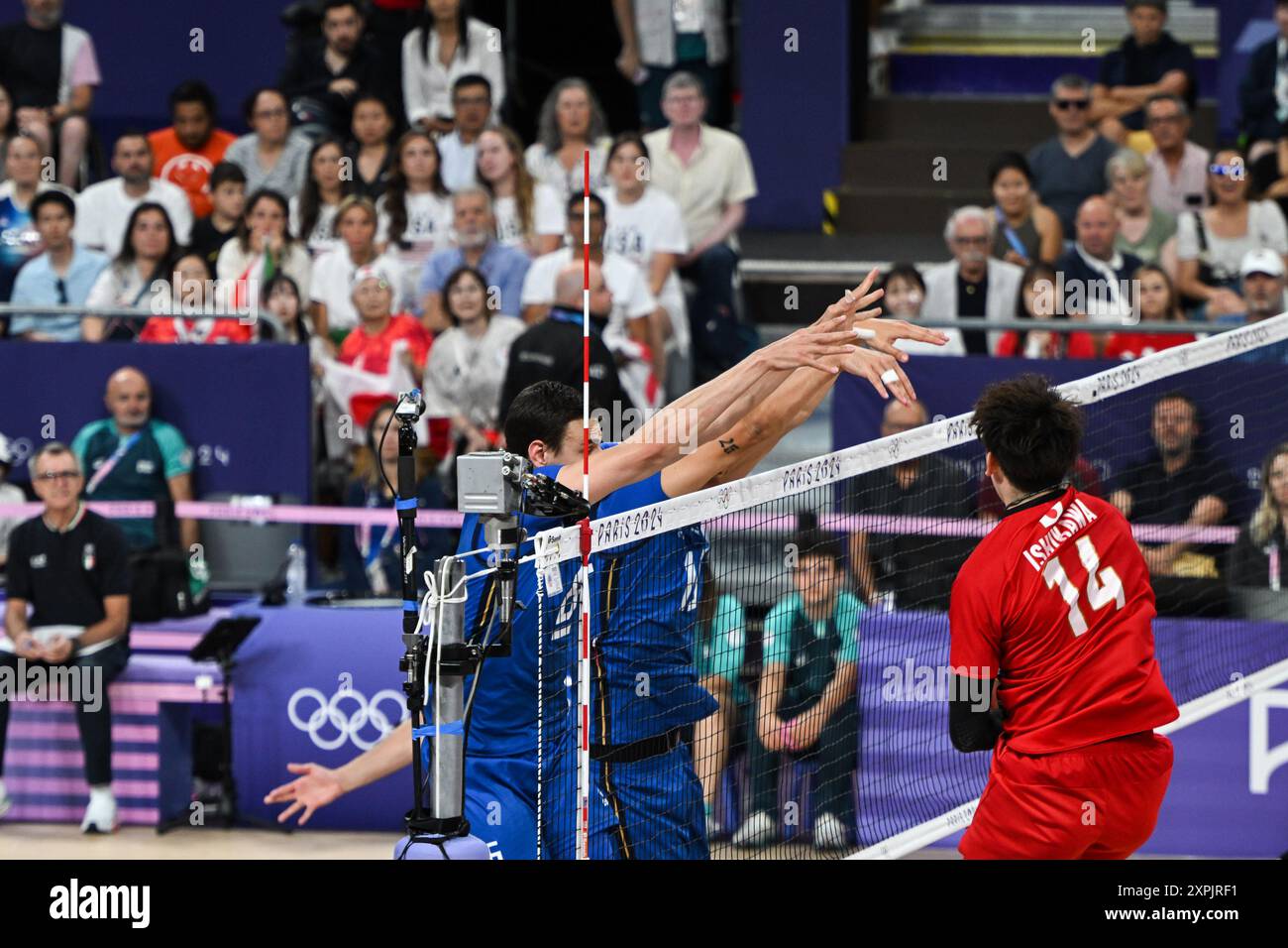 Paris, France. 5 August, 2024. Yuki Ishikawa of Japan celebrate after scoring a point during the Olympic Game volleyball Men, quarter finals Italy vs Japan, on August 5, 2024, at Arena Paris Sud 1, Paris, France. Credit: Tiziano Ballabio/Alamy Live News Stock Photo