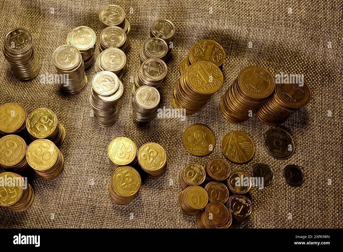 Circulation coins hi-res stock photography and images - Alamy