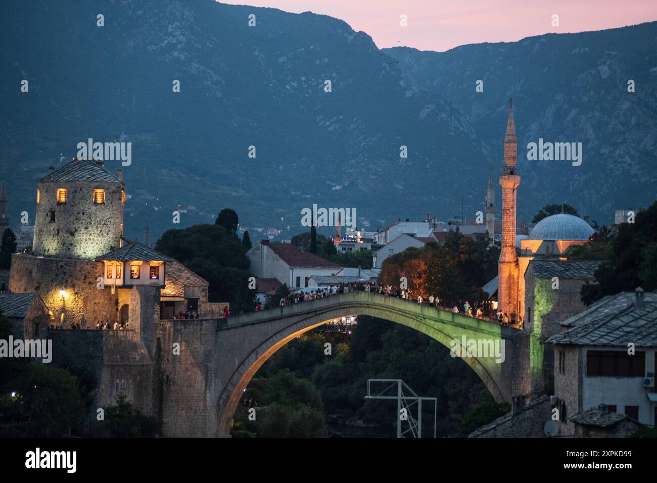 stari-most-old-bridge-in-mostar-bosnia-and-herzegovina-stock-photo