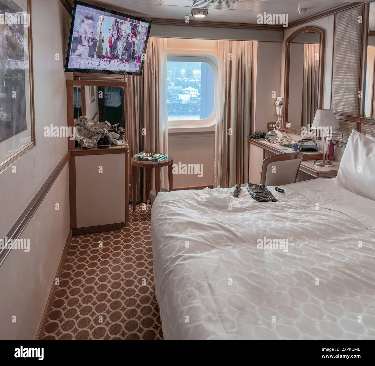 Cruise ship interior hi-res stock photography and images - Alamy