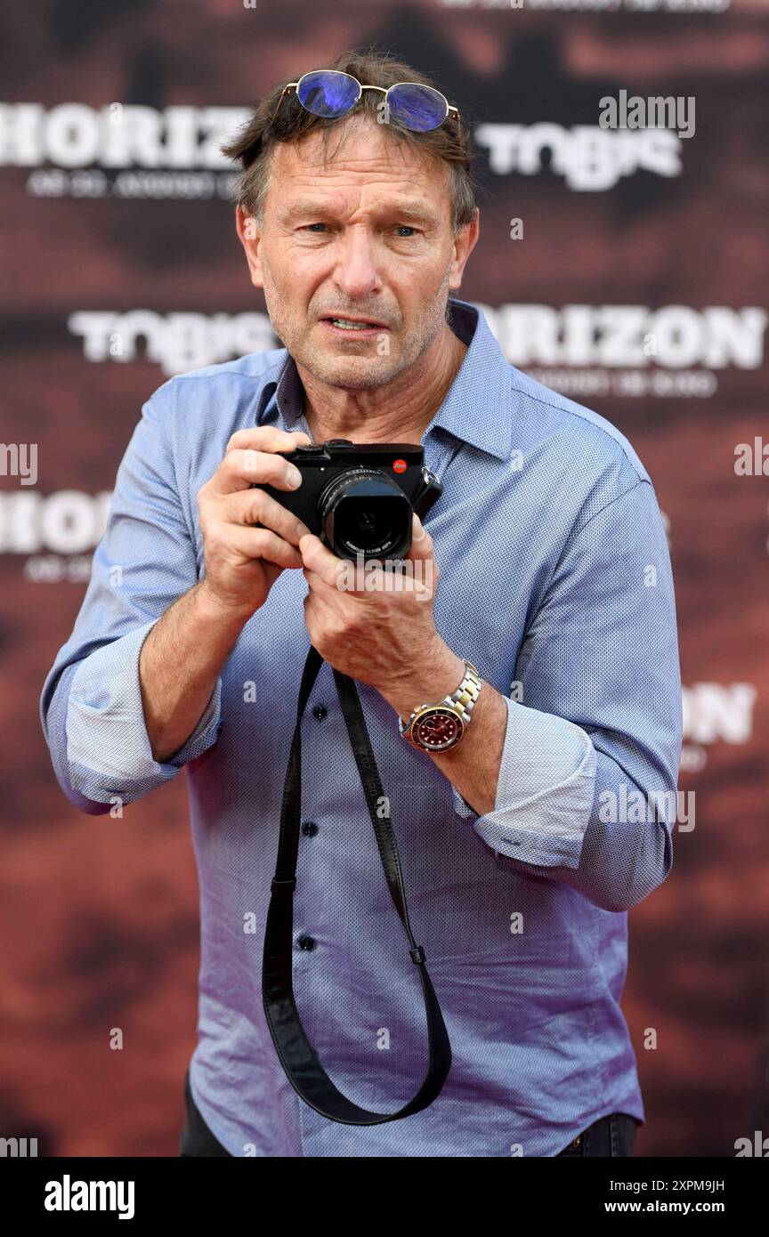 Thomas Kretschmann bei der Deutschlandpremiere des Kinofilms Horizon: An American Saga - Chapter 1 im Zoo Palast. Berlin, 04.08.2024 *** Thomas Kretschmann at the German premiere of the movie Horizon An American Saga Chapter 1 at Zoo Palast Berlin, 04 08 2024 Foto:xC.xNiehausx/xFuturexImagex horizon 4981 Stock Photo