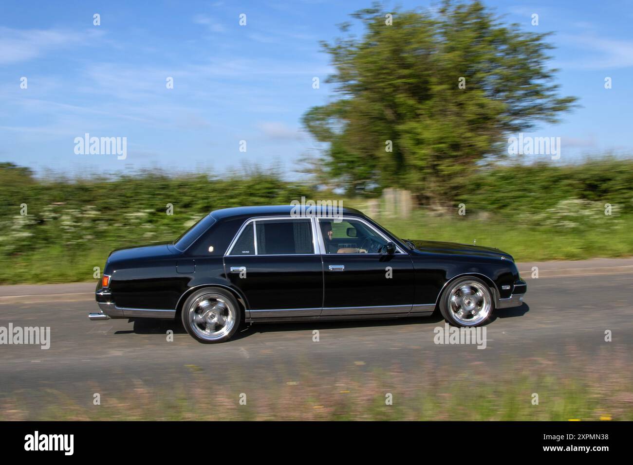 2006 Black Toyota Century Petrol Engine 4990 cc V12 full-size luxury ...