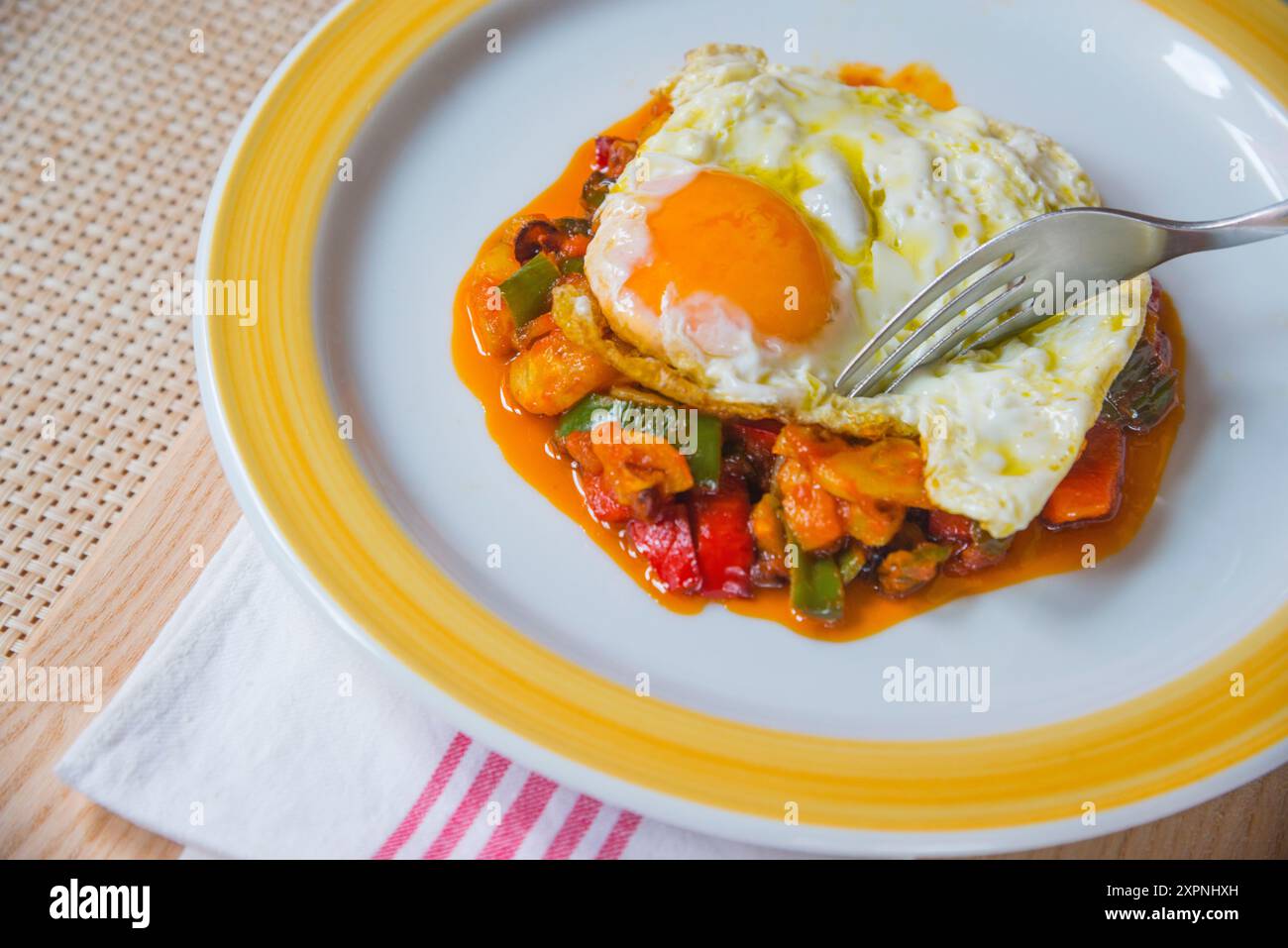 Comiendo tenedor hi-res stock photography and images - Alamy