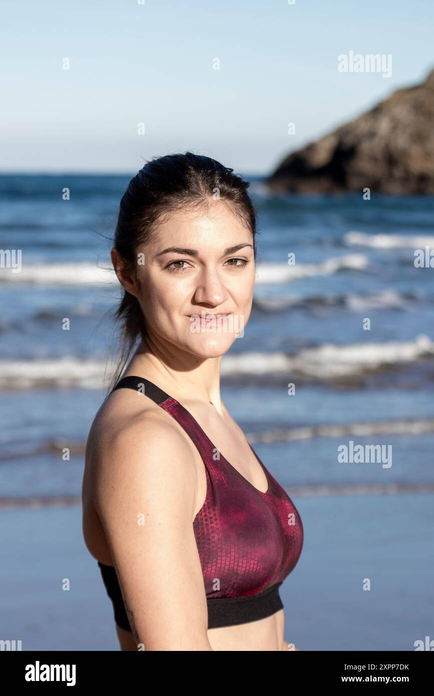Woman wearing red tank top hi-res stock photography and images - Alamy