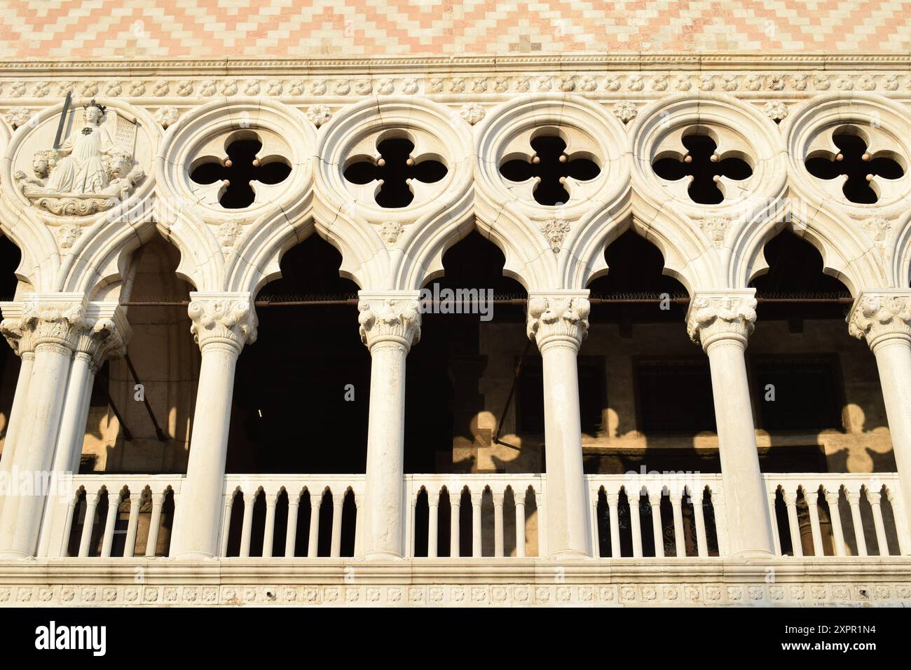 Facade famous doges palace hi-res stock photography and images - Alamy