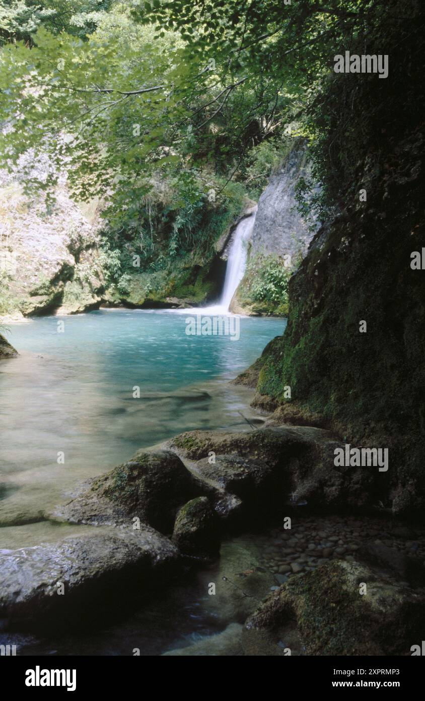 Source of the urederra river hi-res stock photography and images - Alamy