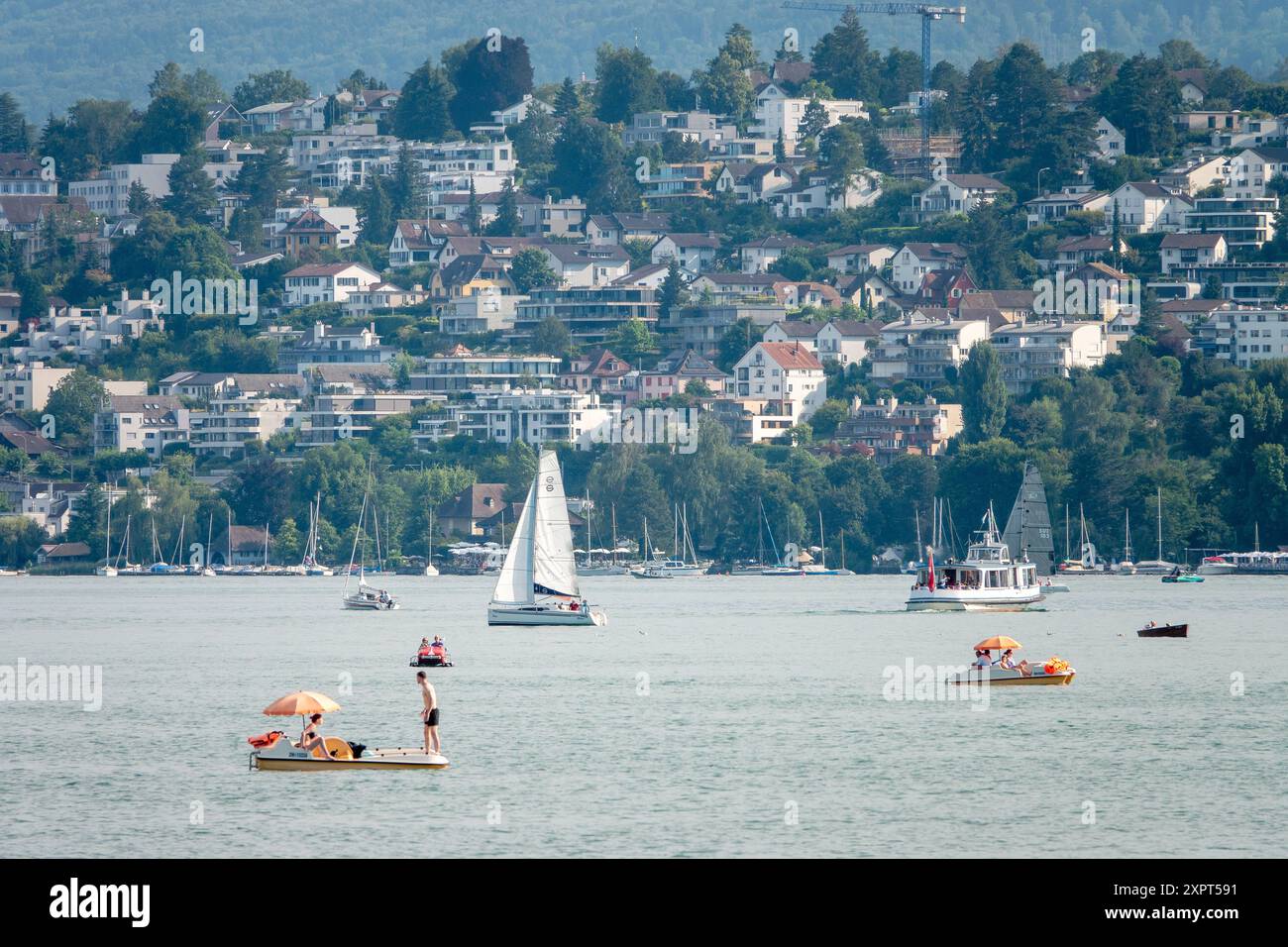Reihe sonnenschirme hi-res stock photography and images - Alamy