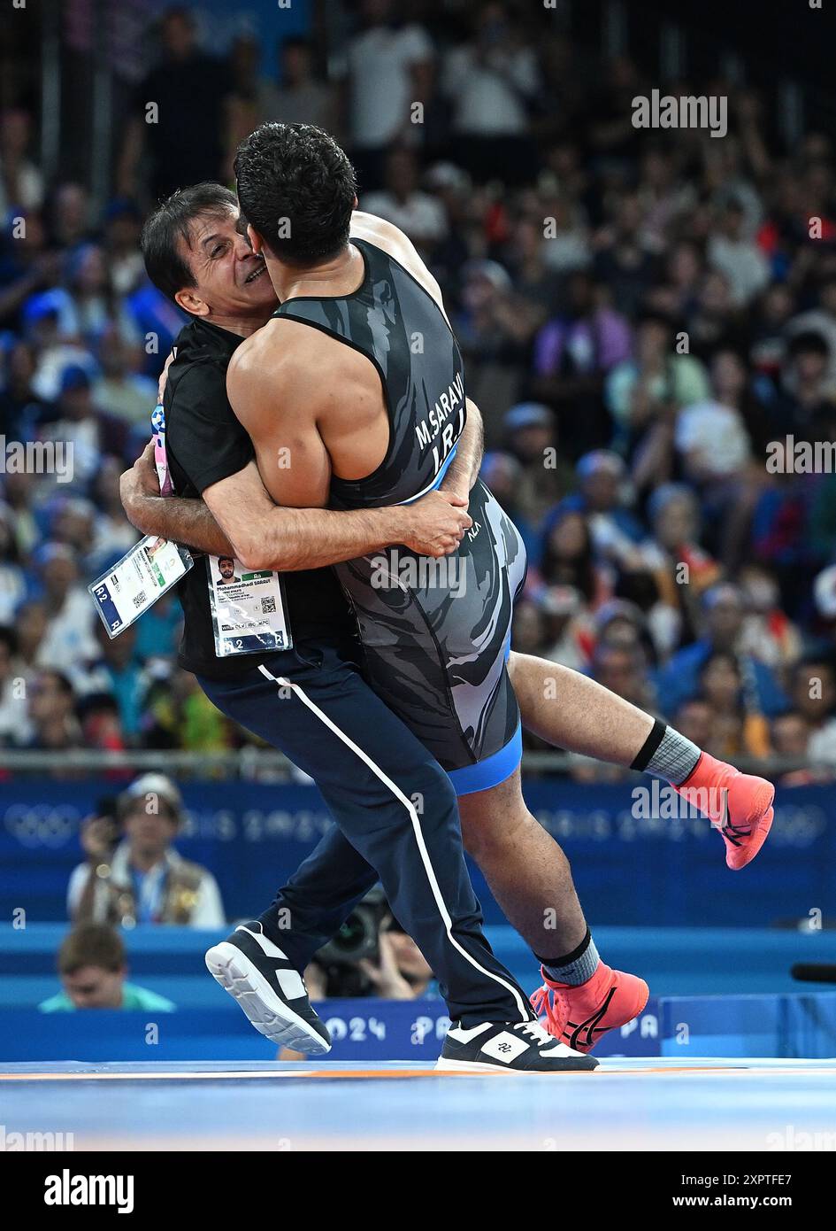 Paris, France. 7th Aug, 2024. Mohammadhadi Saravi (R) of Iran ...
