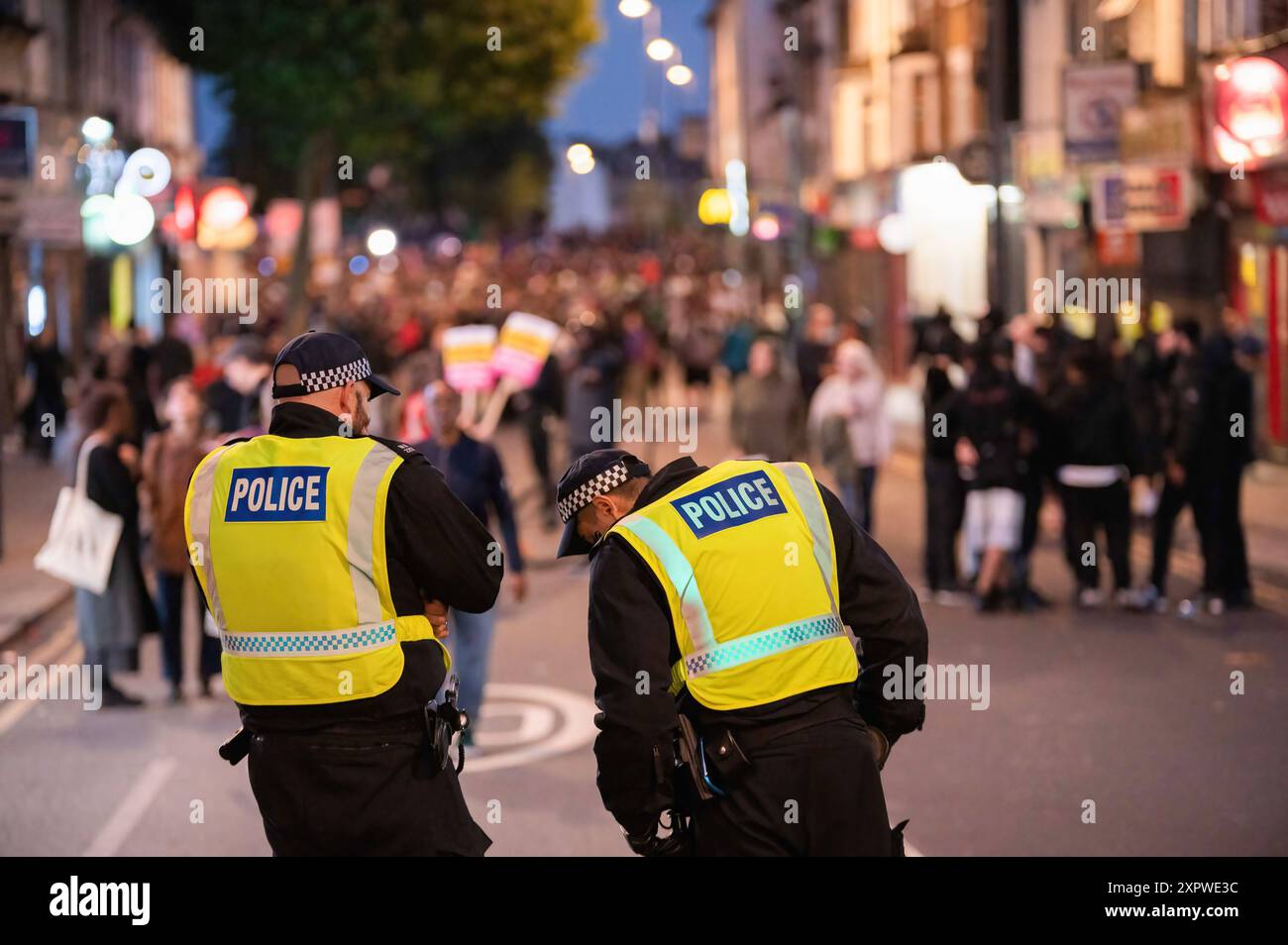 London, UK. 07th Aug, 2024. Police officers seen in Waltham Forest during the counter-protest. Misinformation spread online about the death of three girls in Southport sparked anti-immigration protests and riots across the UK. Far-right groups are now targeting immigration lawyers across the UK, and many counterprotests have been organised by the group “Stand Up To Racism”. (Photo by David Tramontan/SOPA Images/Sipa USA) Credit: Sipa US/Alamy Live News Stock Photo