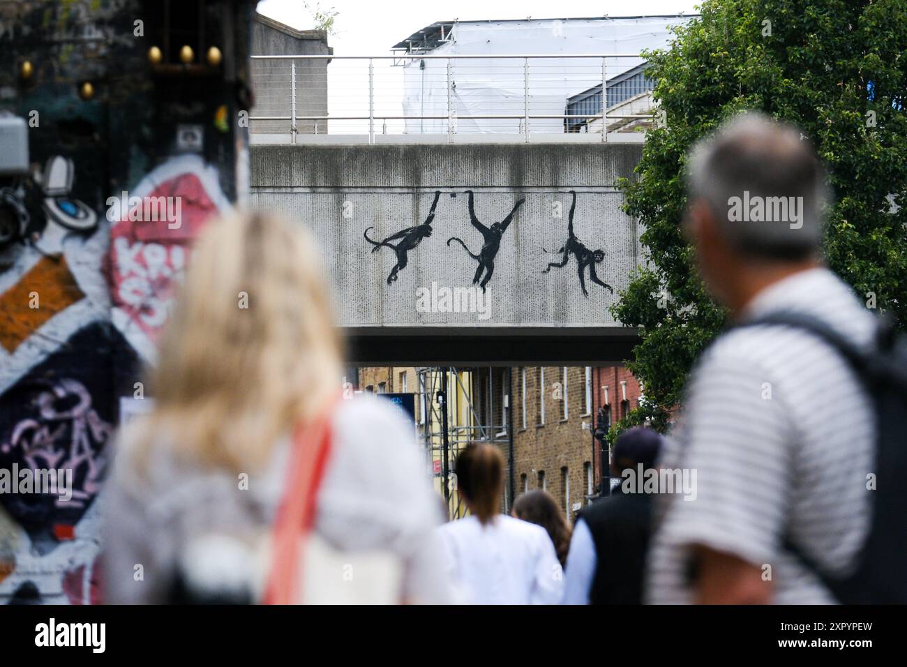 Brick Lane, London, UK. 8th Aug 2024. Banksy animal themed art appears ...