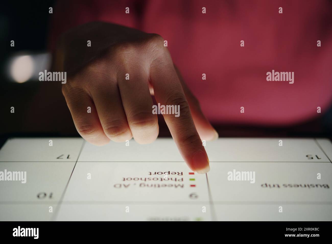 Hand presentation hi-res stock photography and images - Alamy