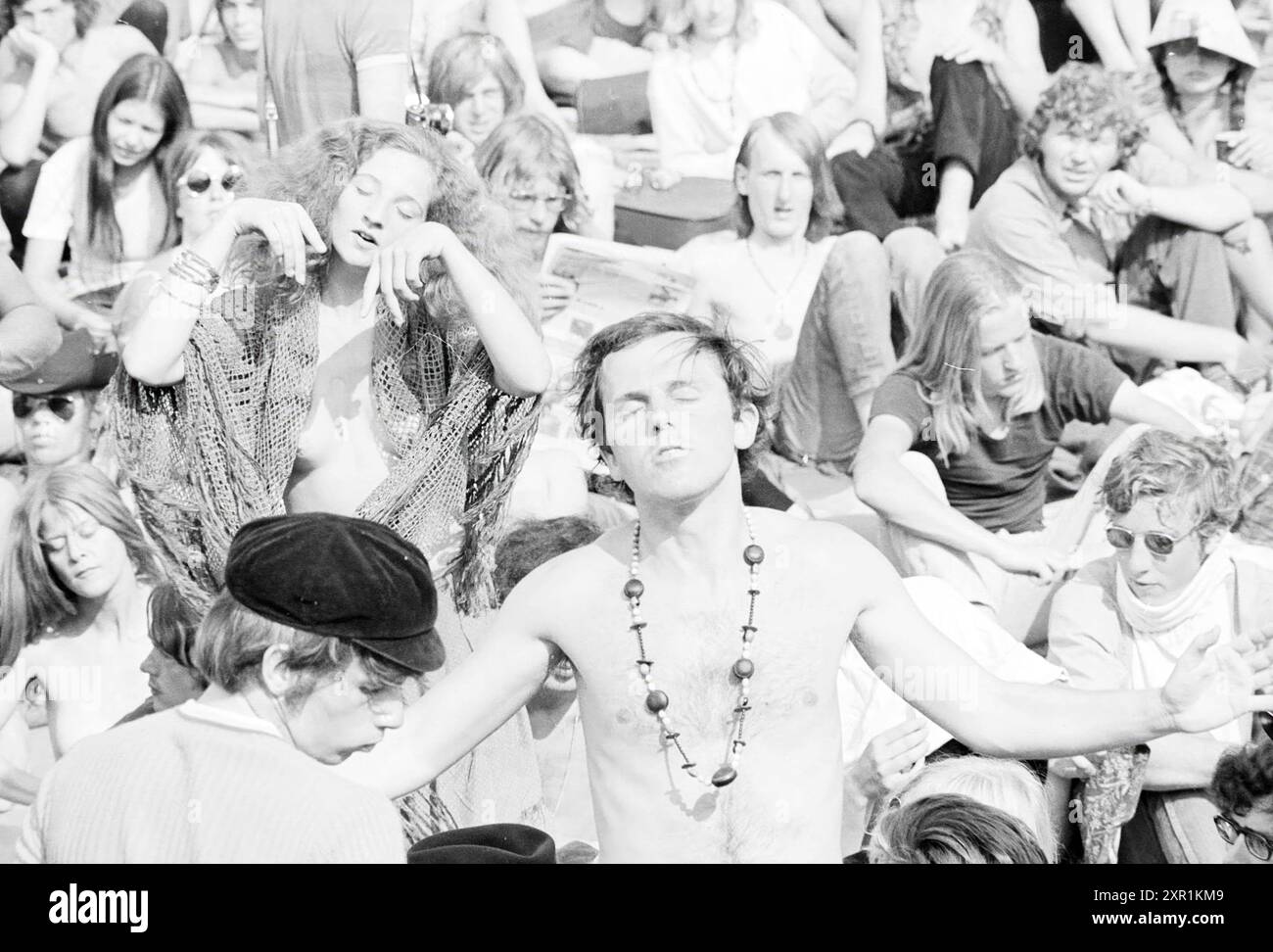 Holland Pop Festival in the Kralingse bos, which has gone down in history as the Dutch version of the American Woodstock festival. With performances by The Byrds, Mungo Jerry, Canned Heat and Jefferson Airplane, Music, Rotterdam, 26-06-1970, Whizgle Dutch News: Historic Images Tailored for the Future. Explore The Netherlands past with modern perspectives through Dutch agency imagery. Bridging yesterday's events with tomorrow's insights. Embark on a timeless journey with stories that shape our future. Stock Photo