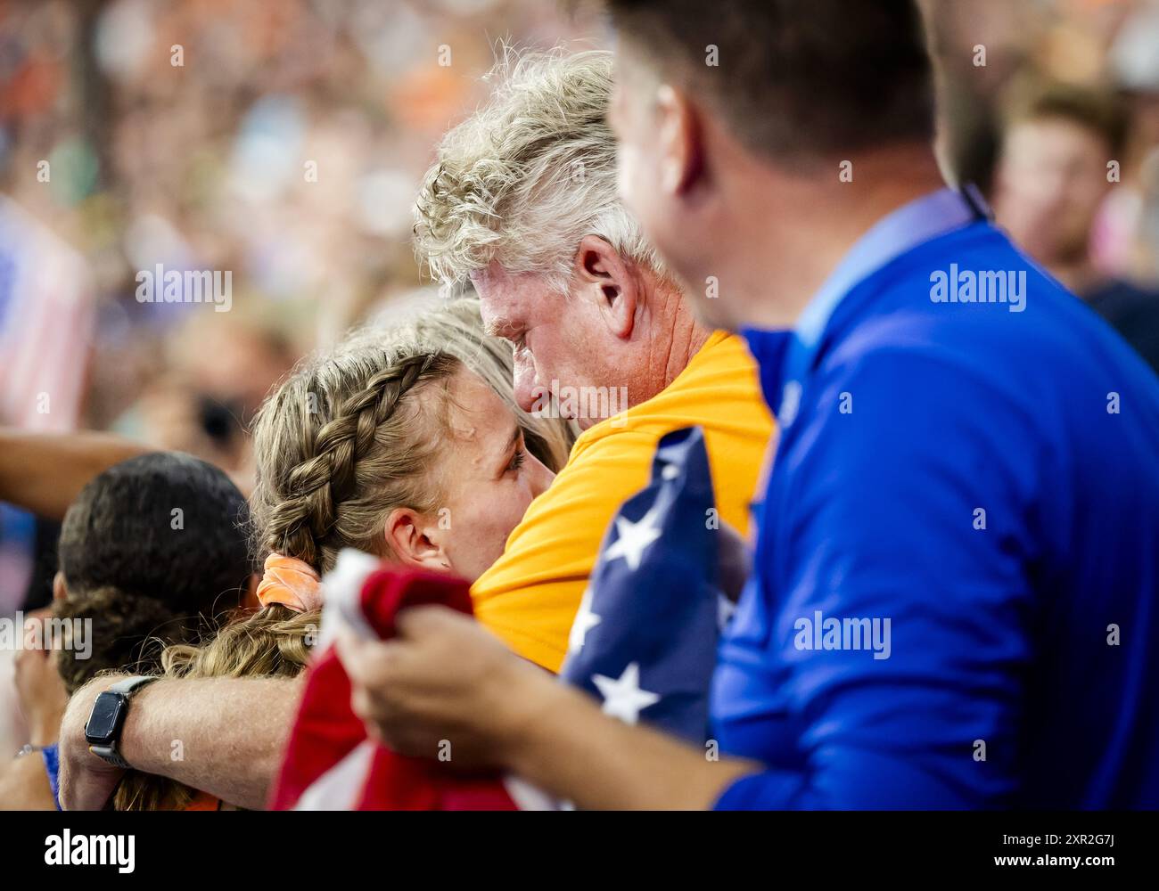 PARIS Femke Bol with her parents after winning the bronze medal in