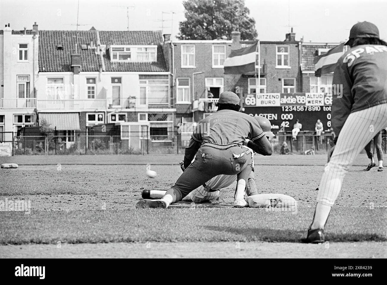 Promotion '68 - Sparta, Baseball, 12-07-1975, Whizgle Dutch News: Historic Images Tailored for the Future. Explore The Netherlands past with modern perspectives through Dutch agency imagery. Bridging yesterday's events with tomorrow's insights. Embark on a timeless journey with stories that shape our future. Stock Photo