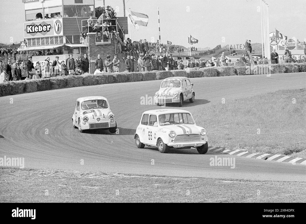 Historic touring cars hi-res stock photography and images - Alamy, image size:1300x952