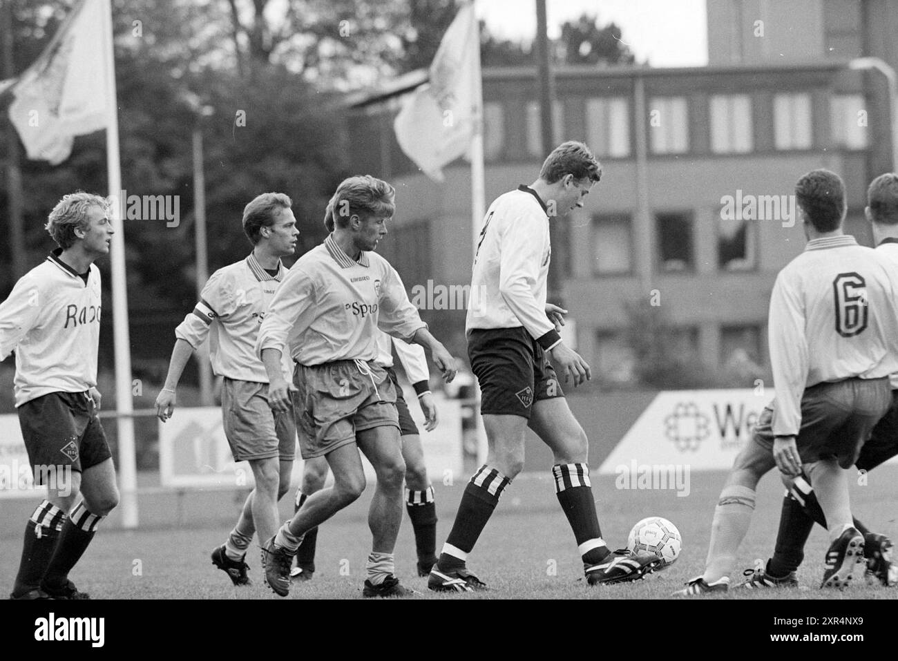 Koninklijke HFC - Zandvoortmeeuwen, 05-10-1996, Whizgle Dutch News: Historic Images Tailored for the Future. Explore The Netherlands past with modern perspectives through Dutch agency imagery. Bridging yesterday's events with tomorrow's insights. Embark on a timeless journey with stories that shape our future. Stock Photo