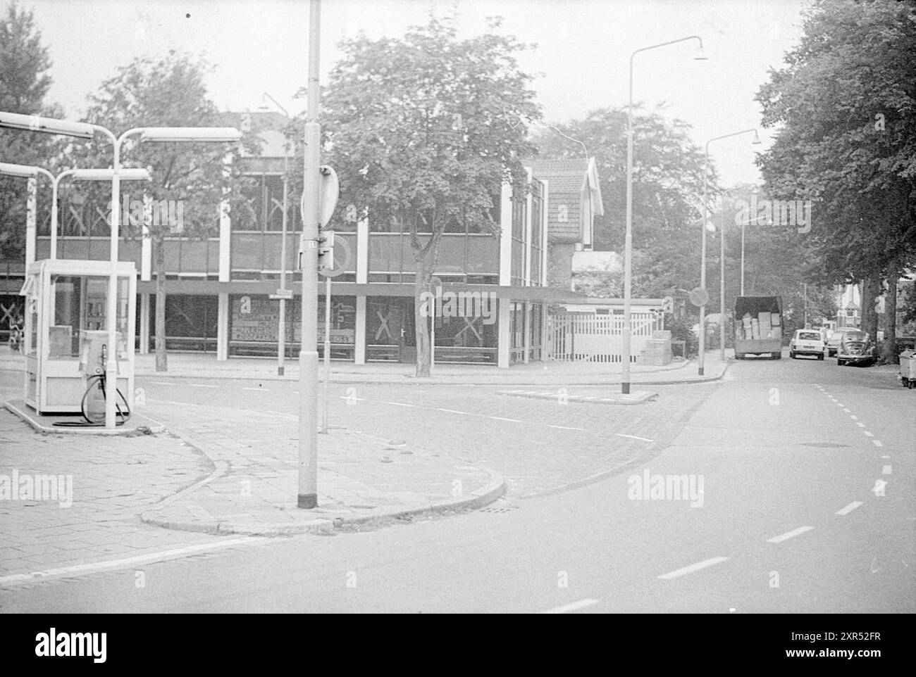 View of a recently completed building, Whizgle Dutch News: Historic Images Tailored for the Future. Explore The Netherlands past with modern perspectives through Dutch agency imagery. Bridging yesterday's events with tomorrow's insights. Embark on a timeless journey with stories that shape our future. Stock Photo