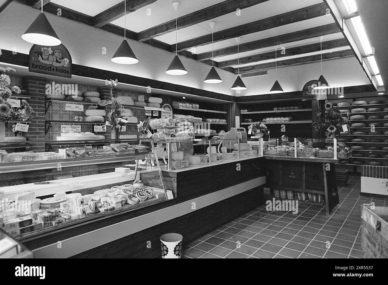 Intr. Cheese and Bread shop Eksterlaan Haarlem., Interior, Haarlem, Eksterlaan, The Netherlands, 10-10-1974, Whizgle Dutch News: Historic Images Tailored for the Future. Explore The Netherlands past with modern perspectives through Dutch agency imagery. Bridging yesterday's events with tomorrow's insights. Embark on a timeless journey with stories that shape our future. Stock Photo