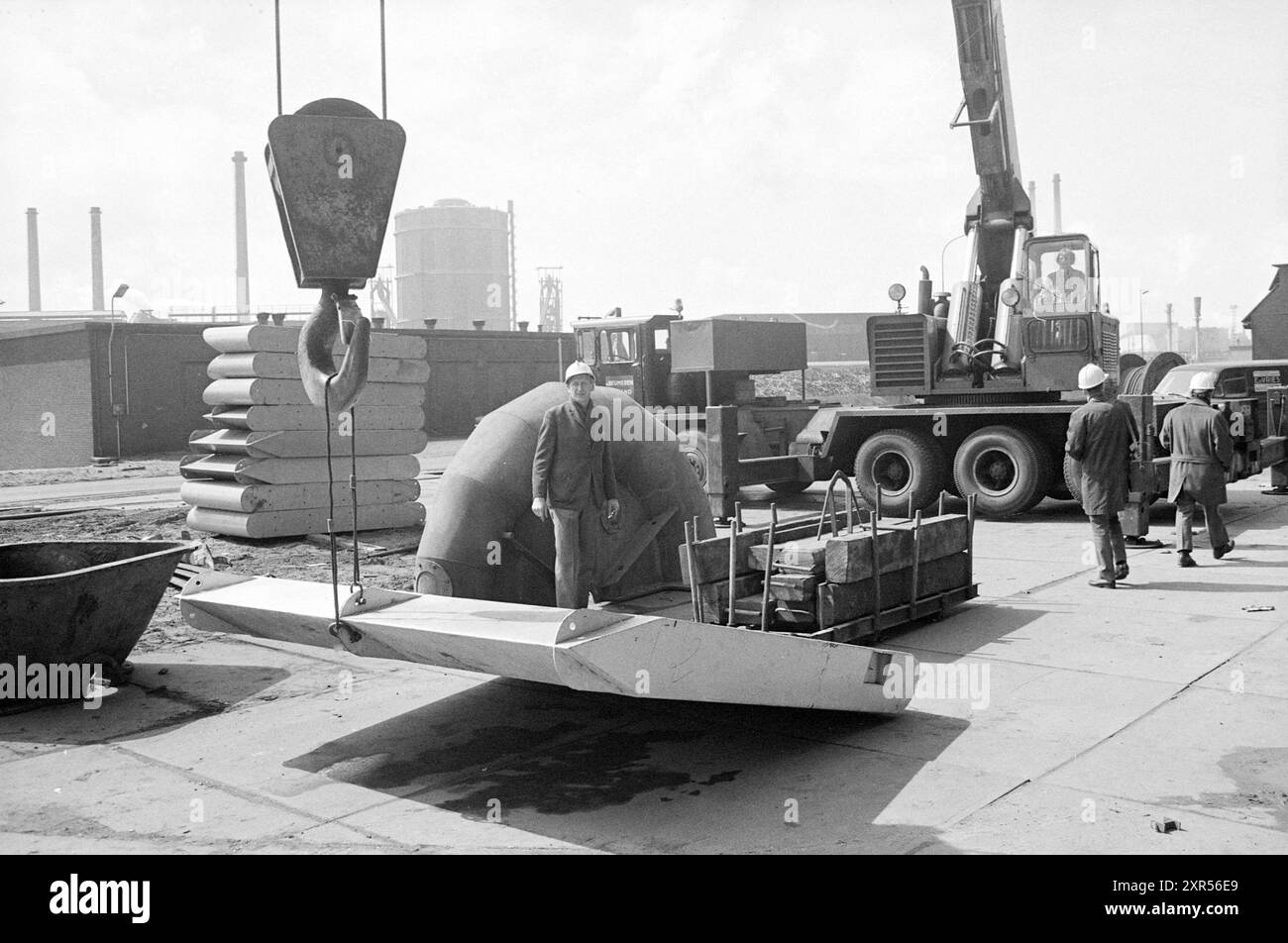 Installing silencers Blast furnaces, Blast furnaces, 11-05-1973, Whizgle Dutch News: Historic Images Tailored for the Future. Explore The Netherlands past with modern perspectives through Dutch agency imagery. Bridging yesterday's events with tomorrow's insights. Embark on a timeless journey with stories that shape our future. Stock Photo