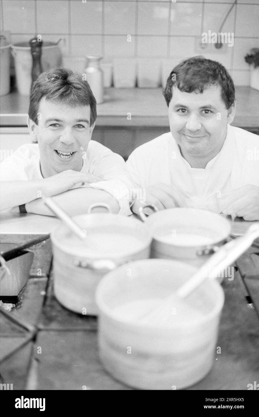 Kok Polak and Mohamed Bouzalmat, rest. Tartufo, Restaurant, 23-07-1987 ...