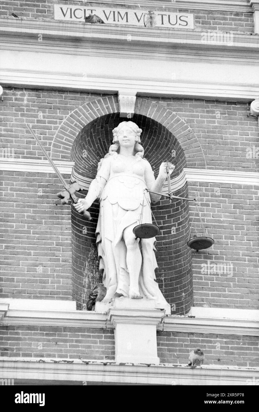 A lady justice statue Black and White Stock Photos & Images Alamy