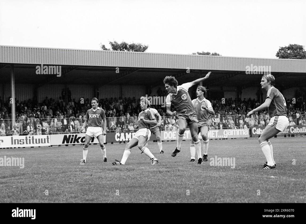 Telstar - AZ'67, Football Telstar, 24-07-1982, Whizgle Dutch News: Historic Images Tailored for the Future. Explore The Netherlands past with modern perspectives through Dutch agency imagery. Bridging yesterday's events with tomorrow's insights. Embark on a timeless journey with stories that shape our future. Stock Photo