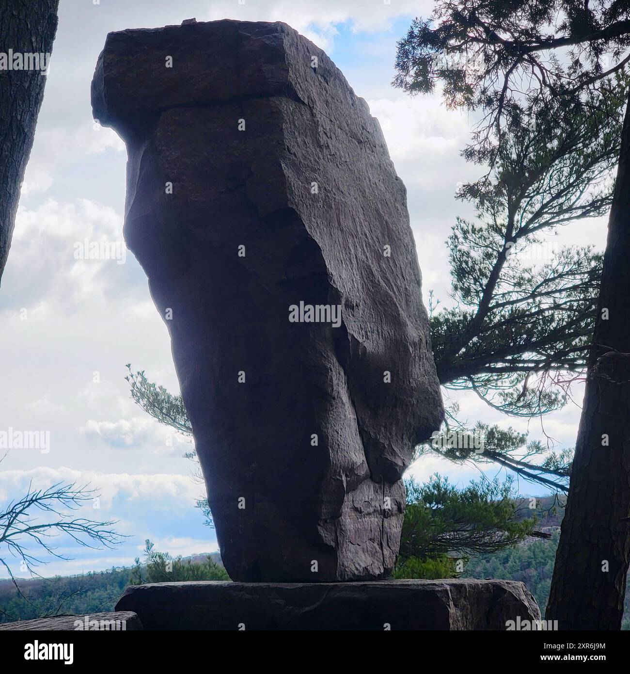 Balanced Rock Devil's Lake outdoor Stock Photo - Alamy