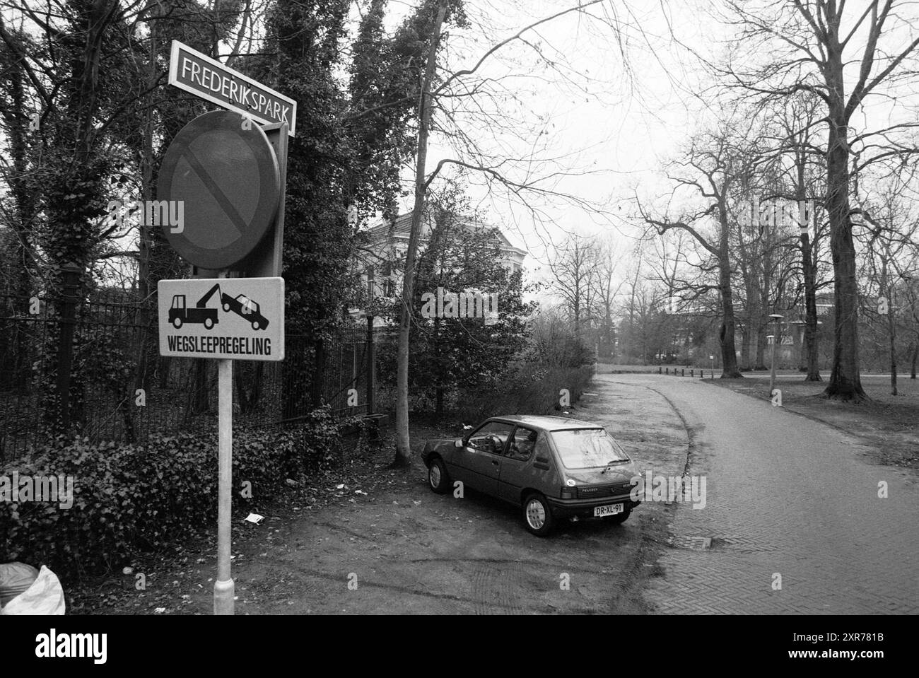 Illegal parking Black and White Stock Photos &amp; Images - Alamy